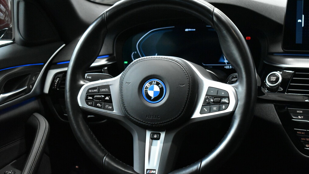 BMW Serii 5, 530