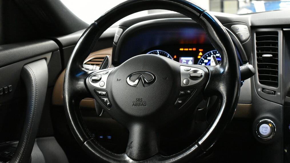 Infiniti QX70