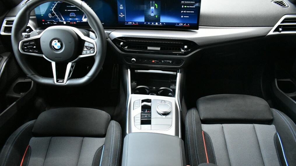 BMW Seria 3, 330
