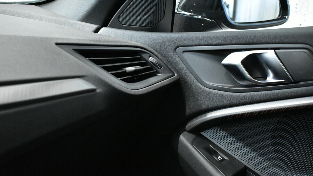 BMW Seria 2 218