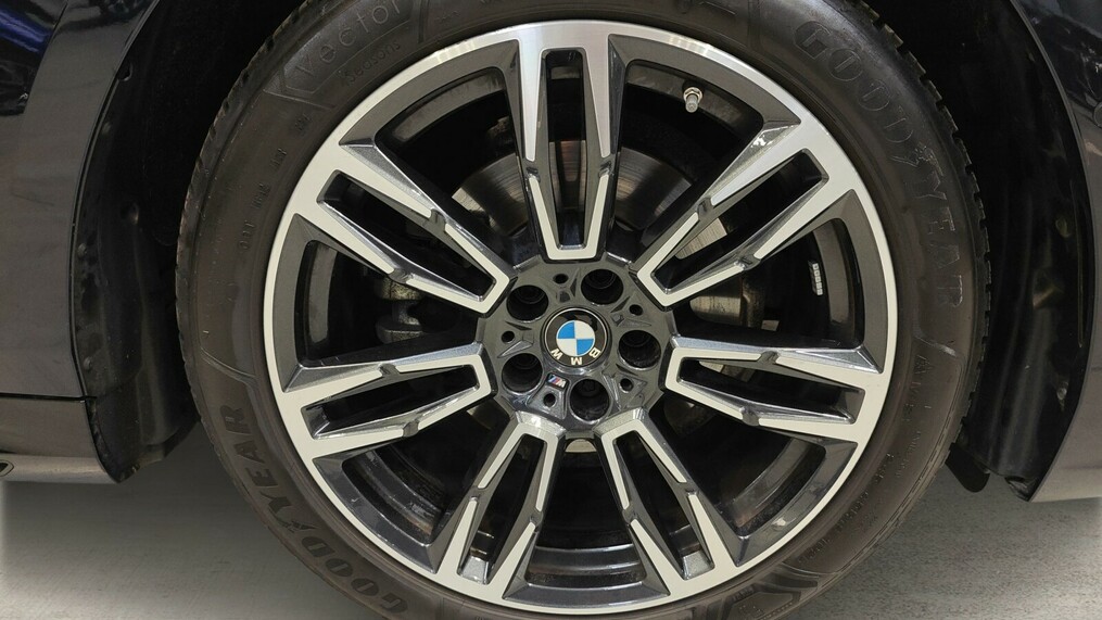 BMW Serii 5, 520