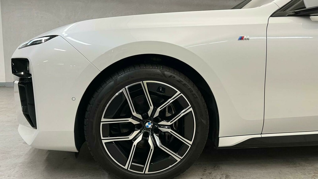 BMW Serii 7, 740
