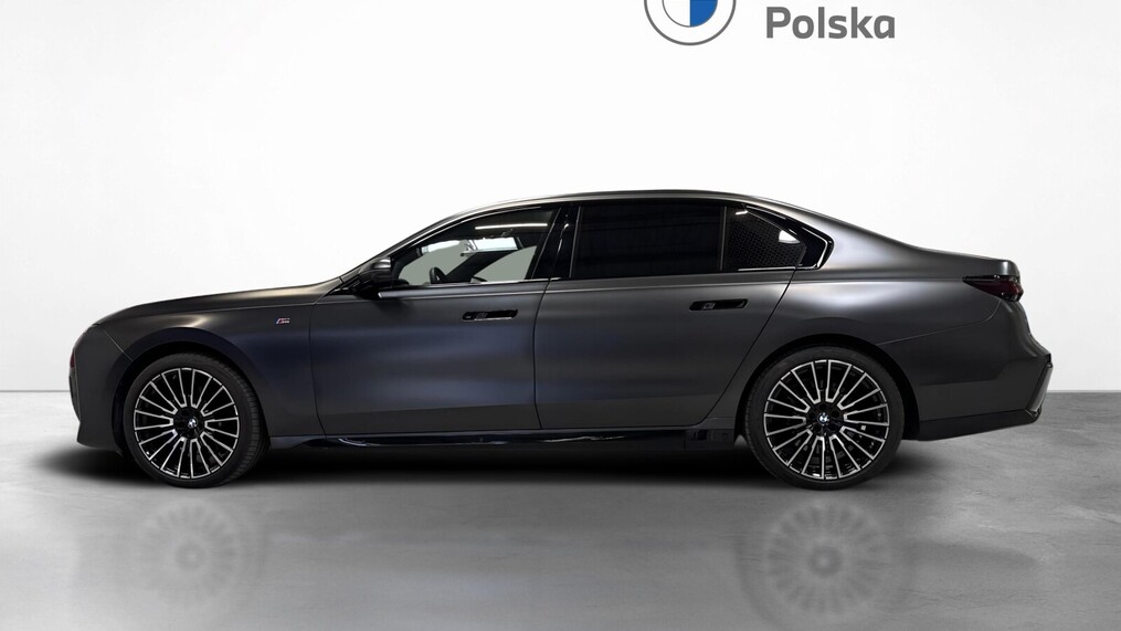 BMW Serii 7, 740