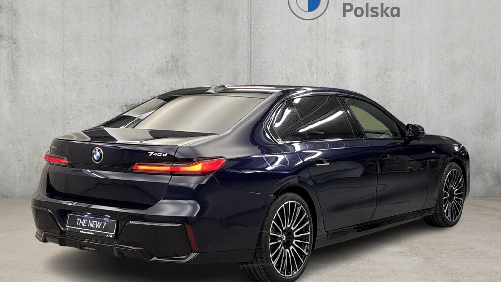 BMW Serii 7, 740