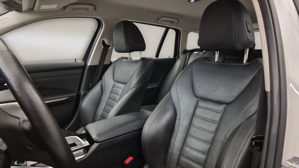 BMW Serii 3, 320