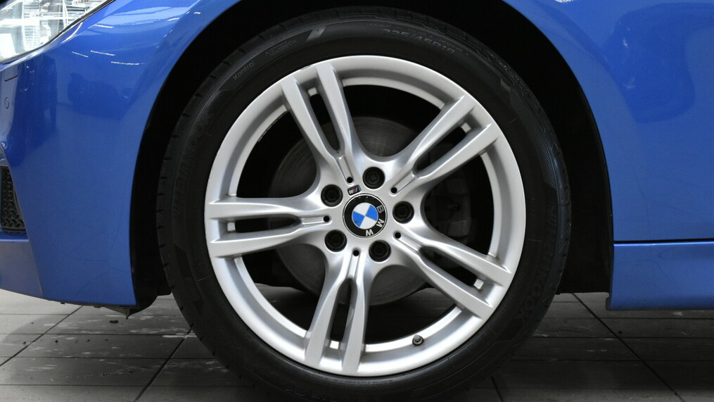 BMW Seria 3, 320