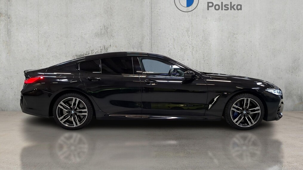 BMW Serii 8, 850