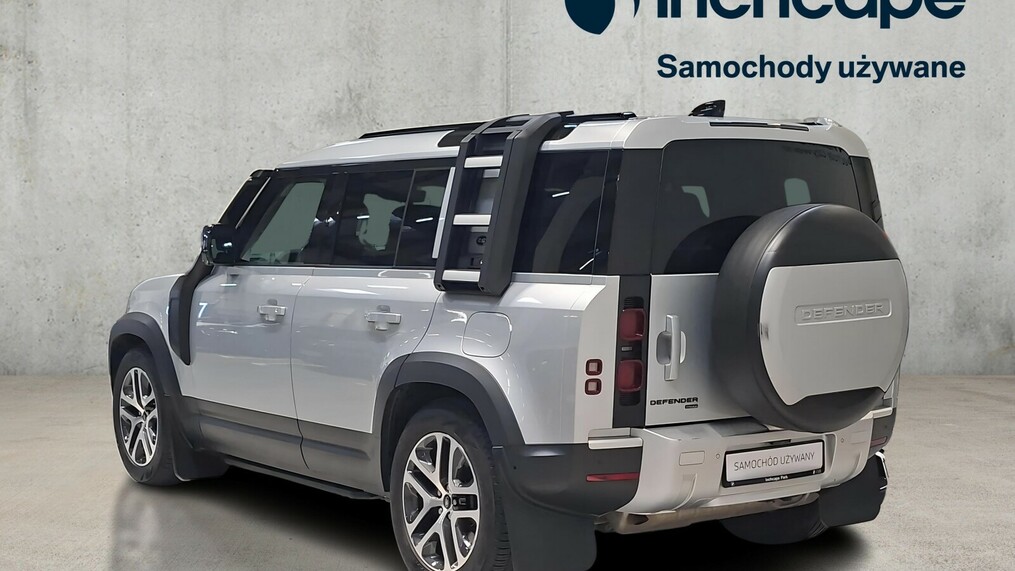 Land Rover Defender 110