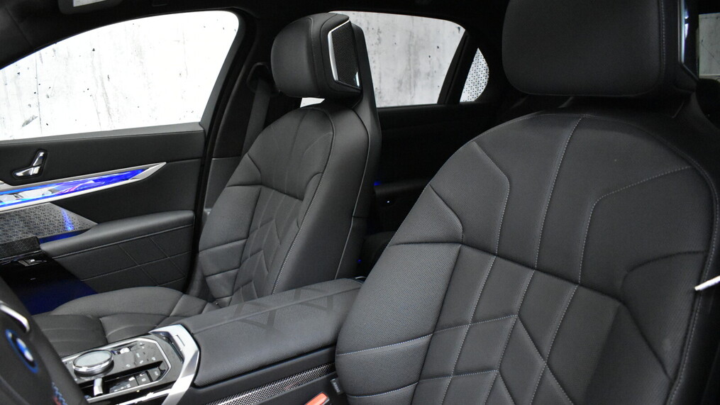 BMW Serii 7, 760