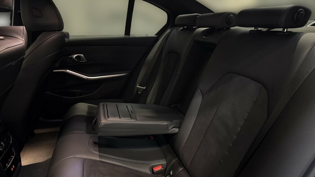 BMW Serii 3, 320