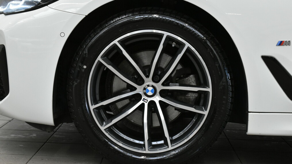 BMW Serii 5, 520