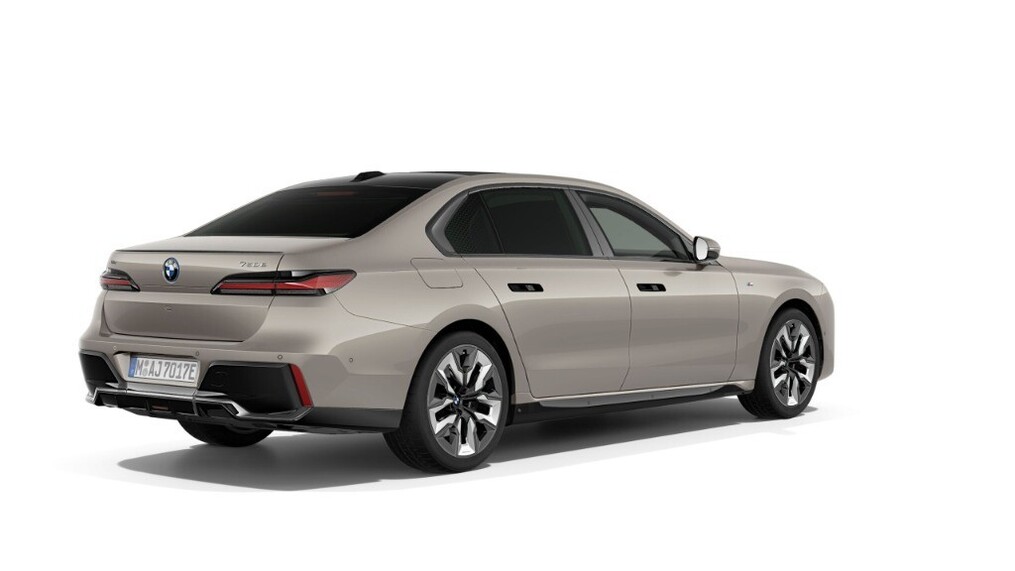 BMW Serii 7, 750