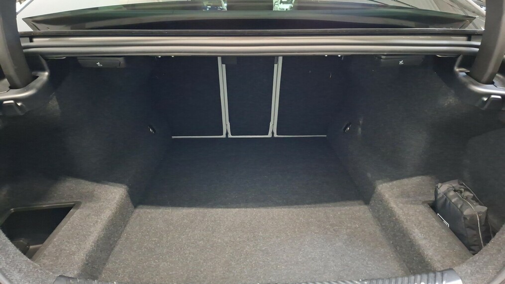BMW Serii 5, 520