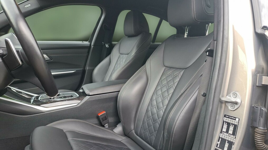 BMW Seria 3, 340