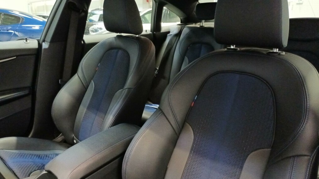 BMW Seria 2 218
