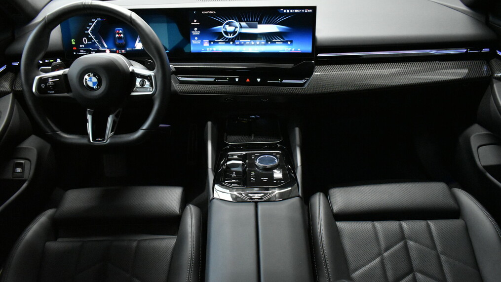 BMW Serii 5, 520