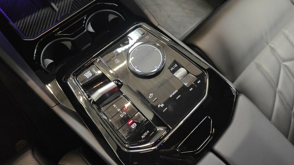 BMW Serii 5, 520