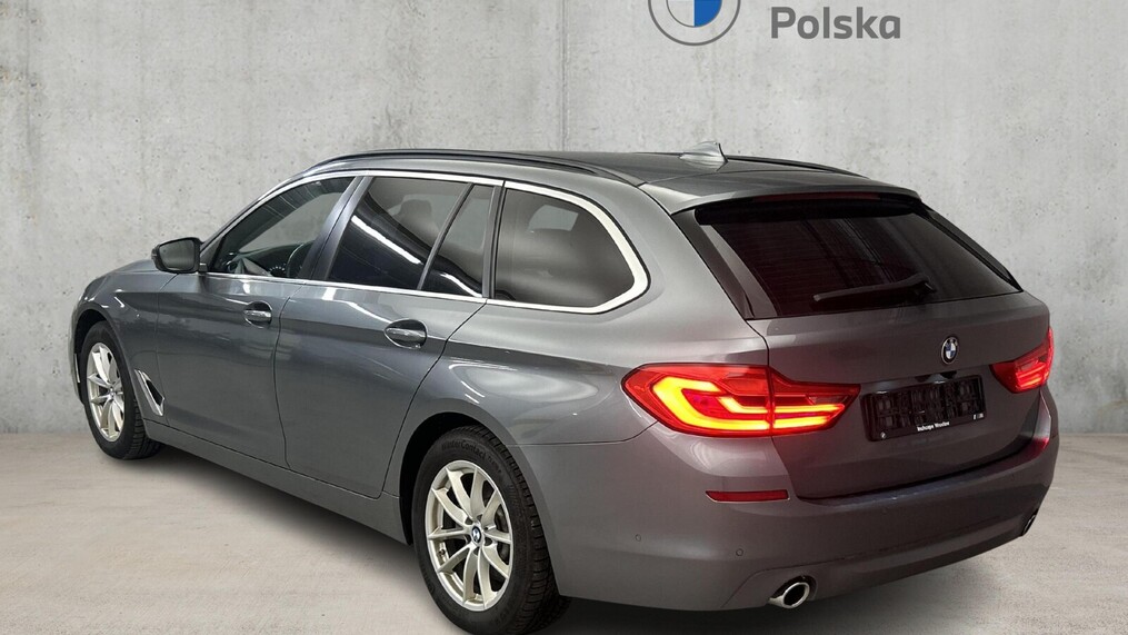 BMW Serii 5, 520