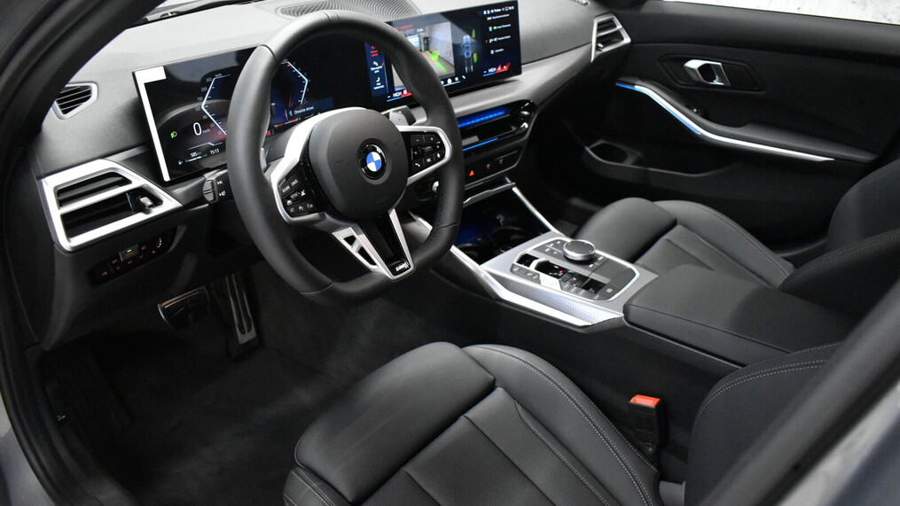BMW Serii 3, 320