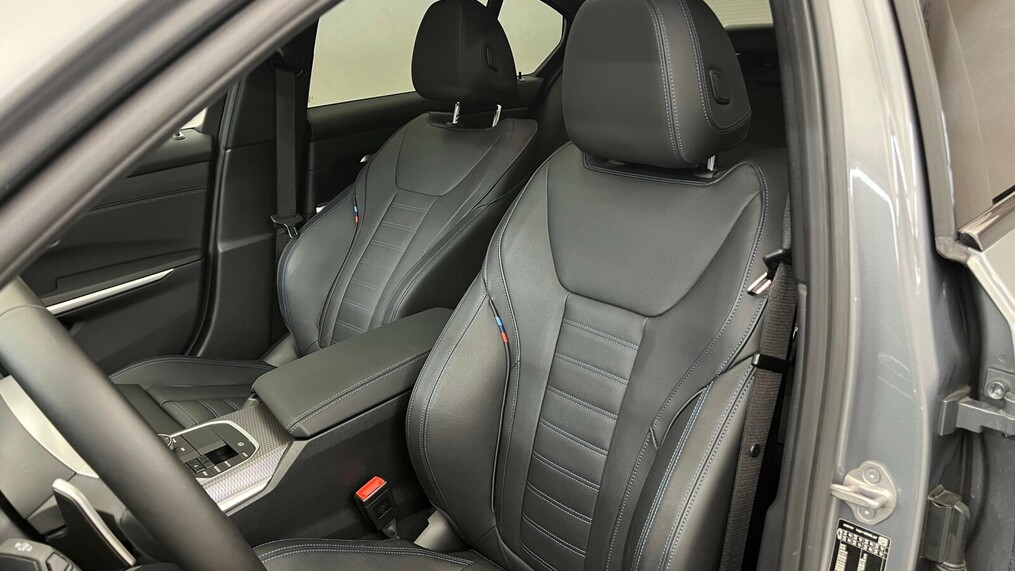 BMW Serii 3, 330