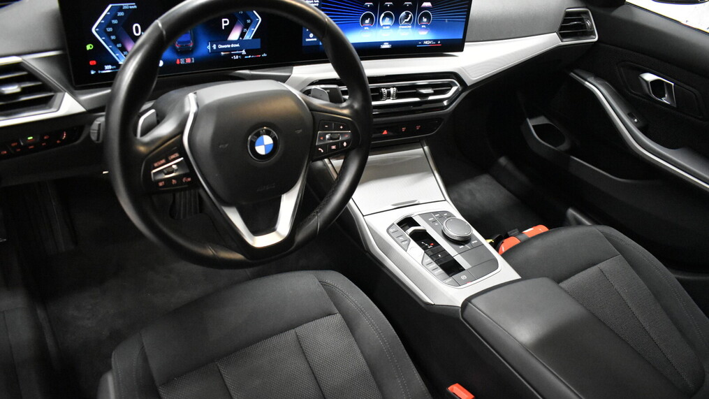BMW Serii 3, 320