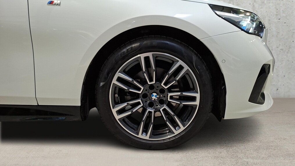 BMW Serii 5, 520