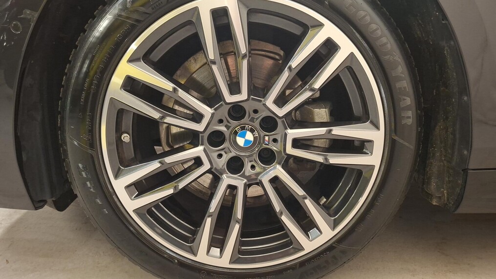 BMW Serii 5, 520