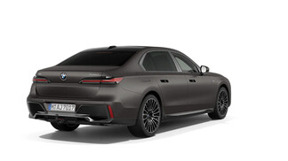 BMW Serii 7, 740