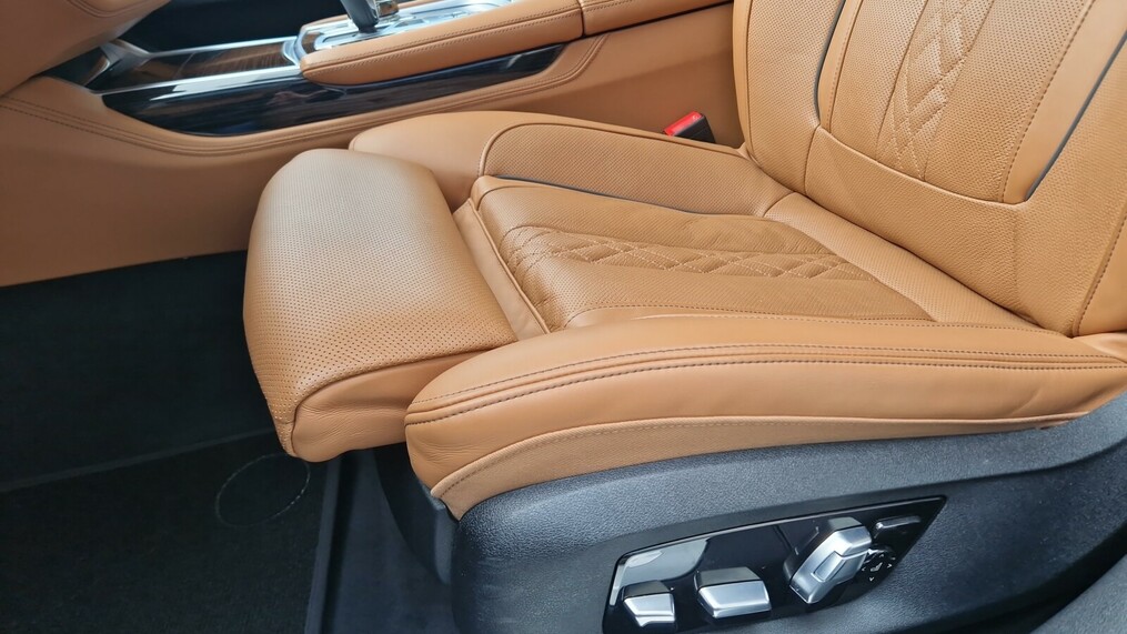 BMW Seria 7 740