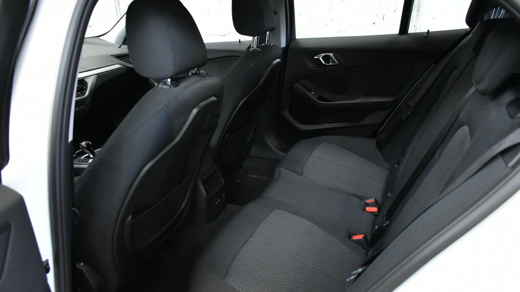 BMW Serii 1, 118