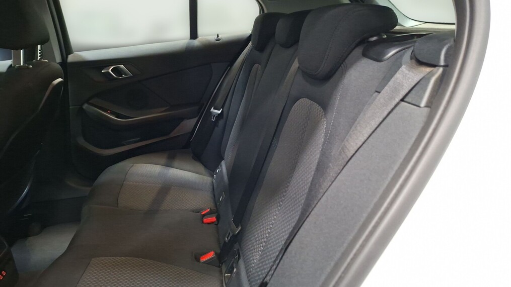 BMW Serii 1, 118