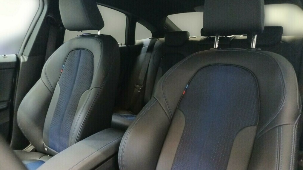 BMW Serii 2, 218