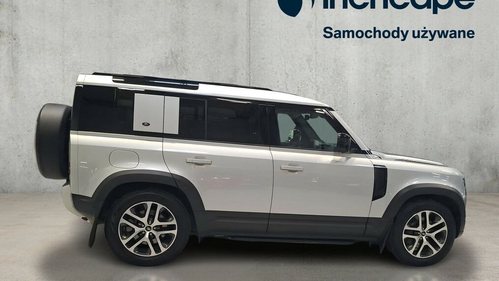 Land Rover Defender 110