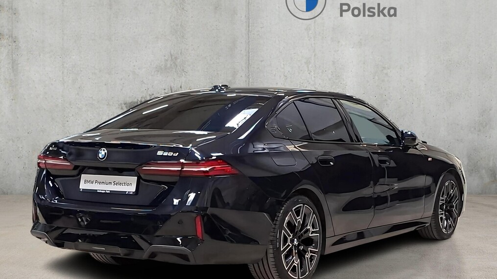 BMW Serii 5, 520