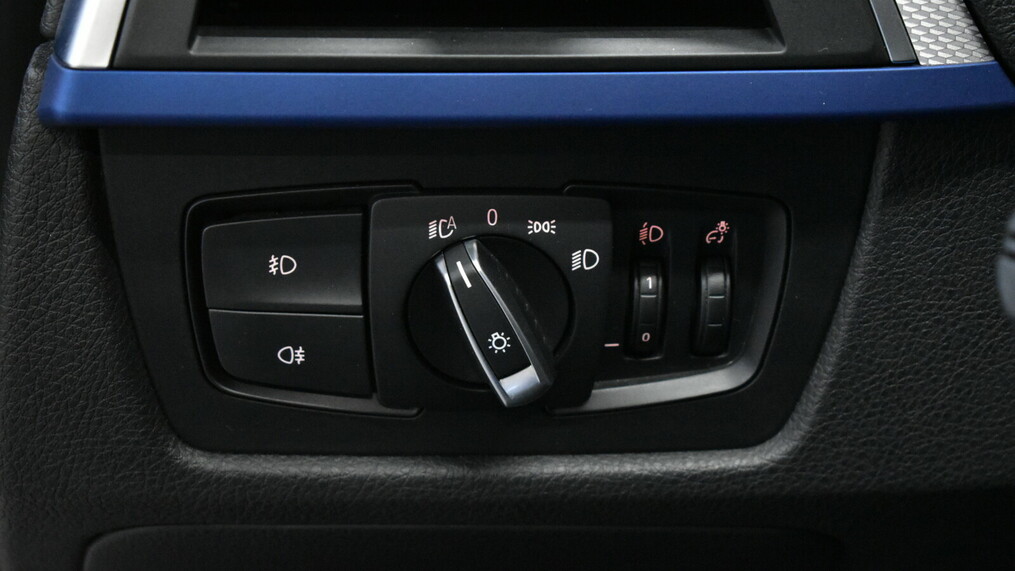BMW Seria 3, 320