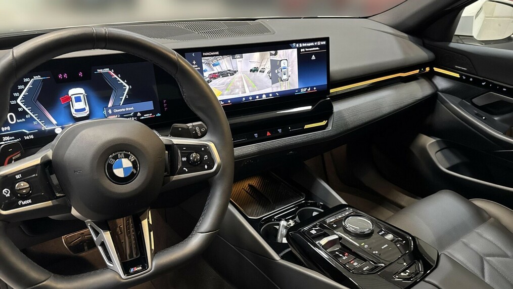 BMW Serii 5, 520