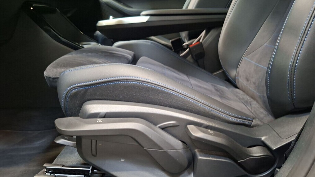 BMW Serii 2, 218