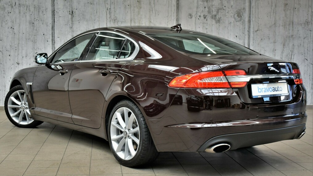 Jaguar XF
