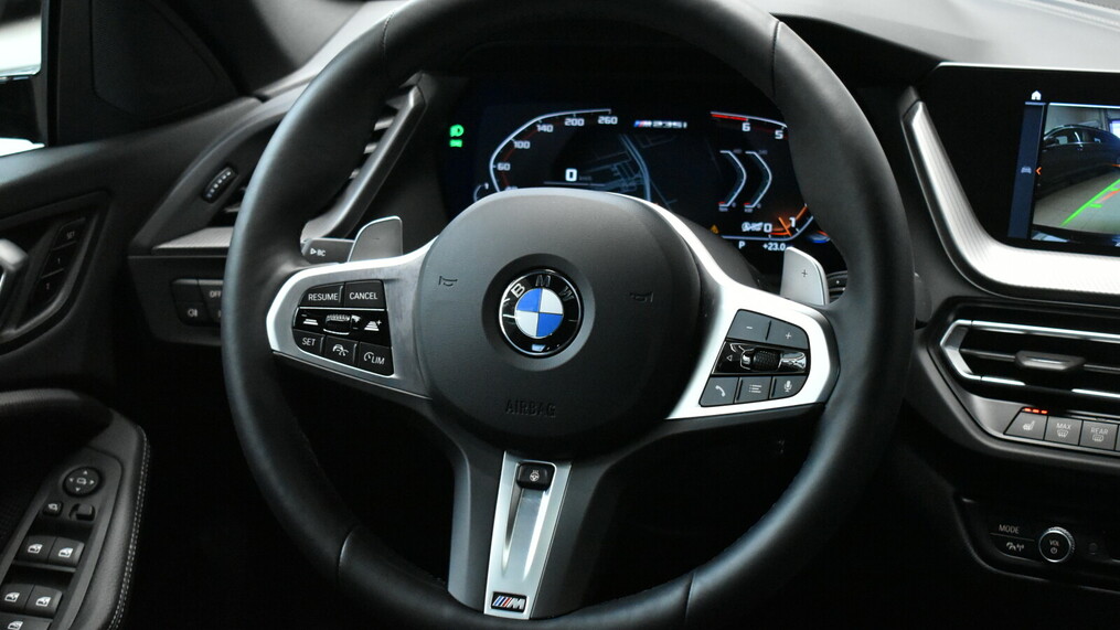 BMW Seria 2, 235