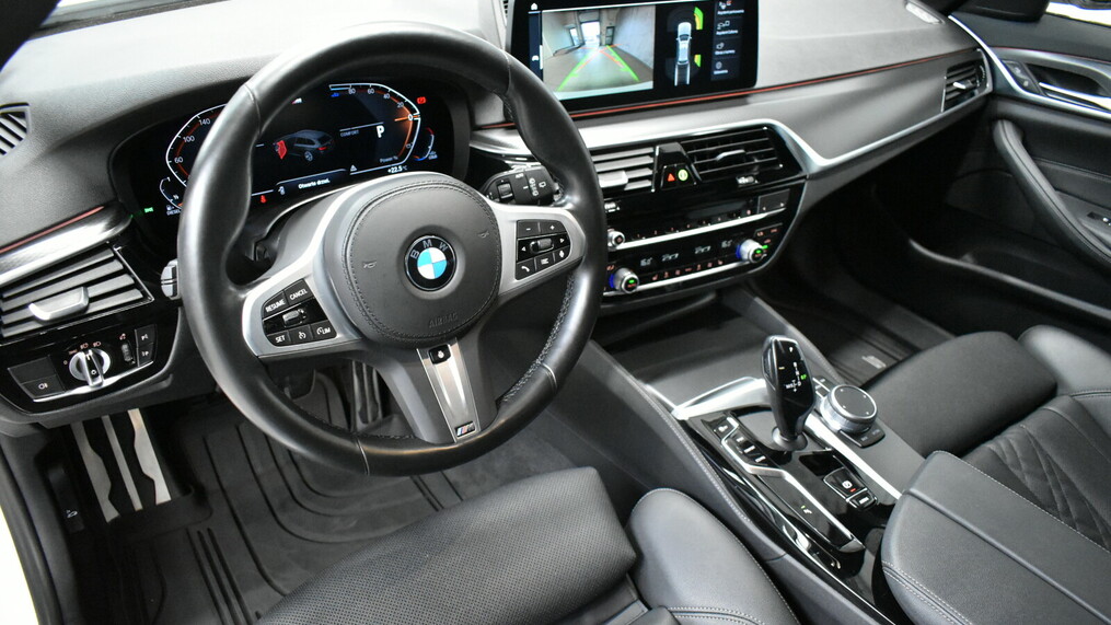 BMW Serii 5, 520