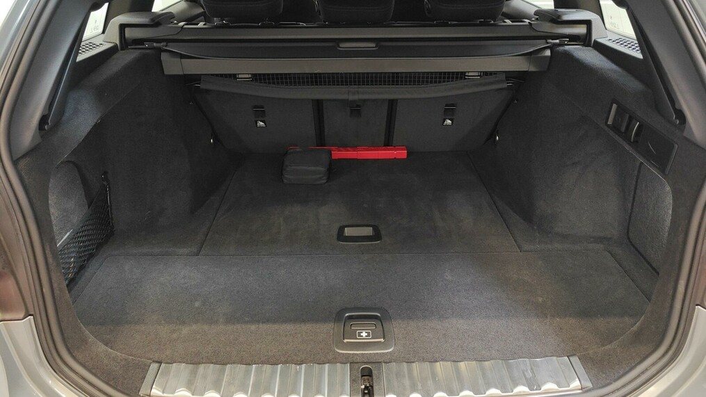 BMW Serii 3, 320