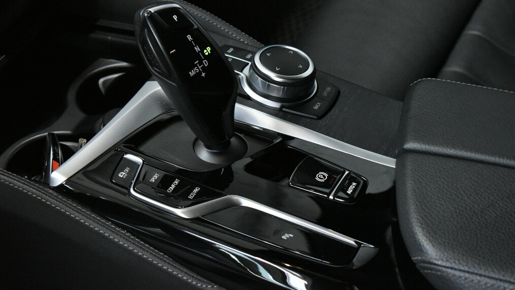 BMW Serii 5, 530