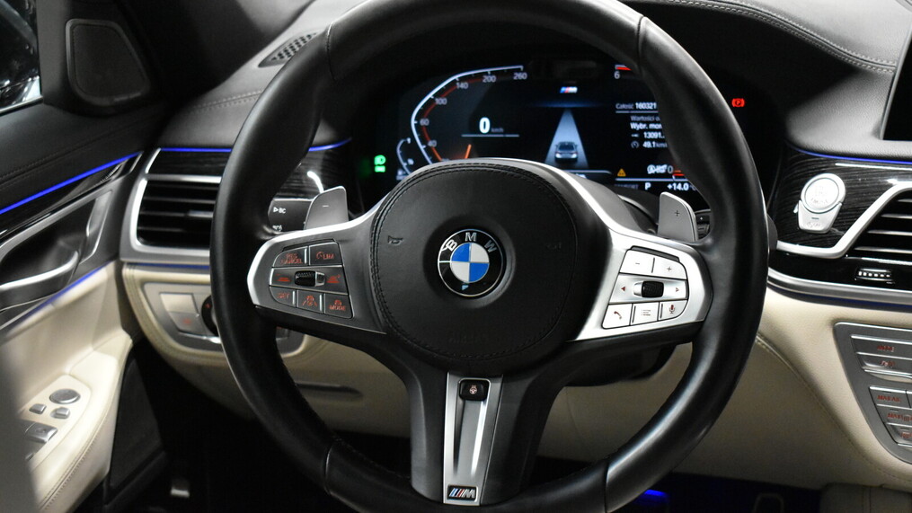 BMW Serii 7, 740