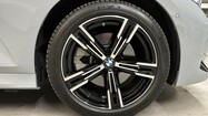 BMW Serii 3, 330