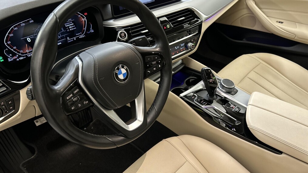 BMW Serii 5, 518