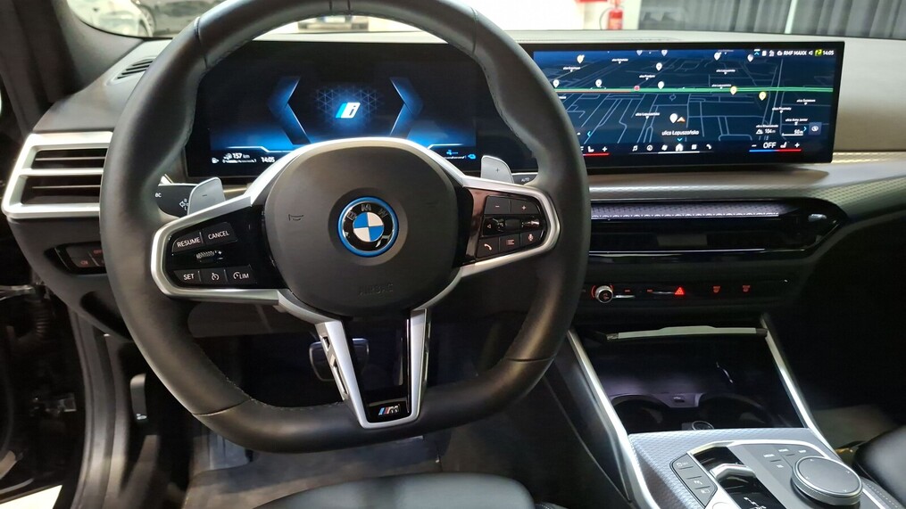 BMW Serii 3, 330