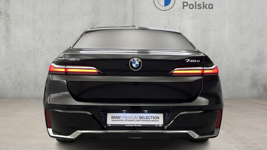 BMW Serii 7, 740