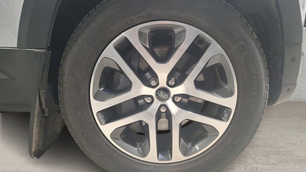 Land Rover Defender 110