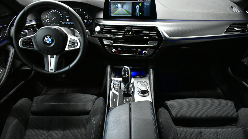 BMW Serii 5, 520