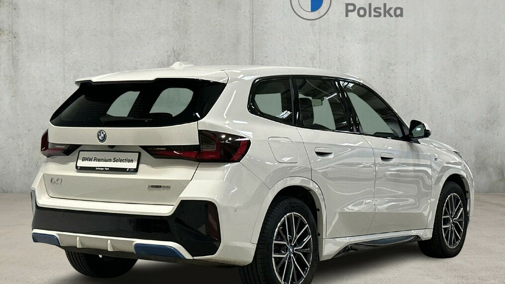 BMW iX1